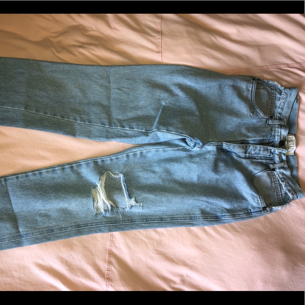 Cut out mom jeans